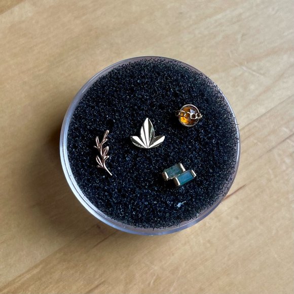 Buddha Organics Jewelry Goldleaf/Leaf Threadless Press-fit End, 14k yellow gold. - Picture 4 of 4